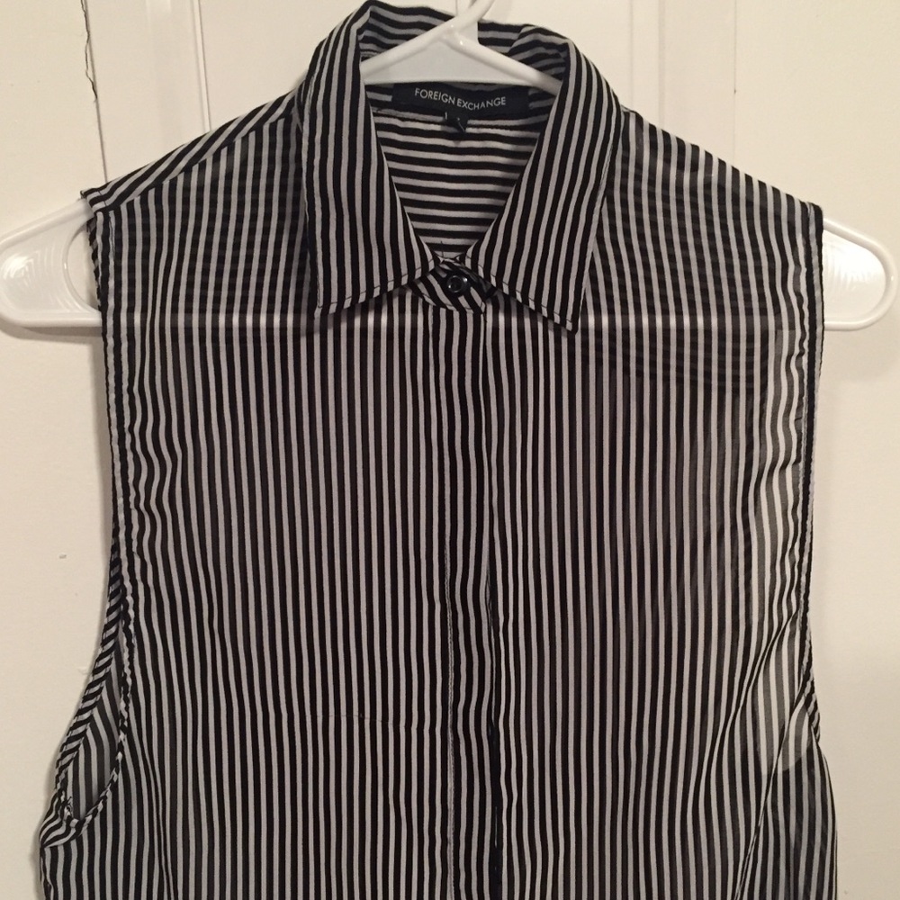 Foreign Exchange Crop Top Size S